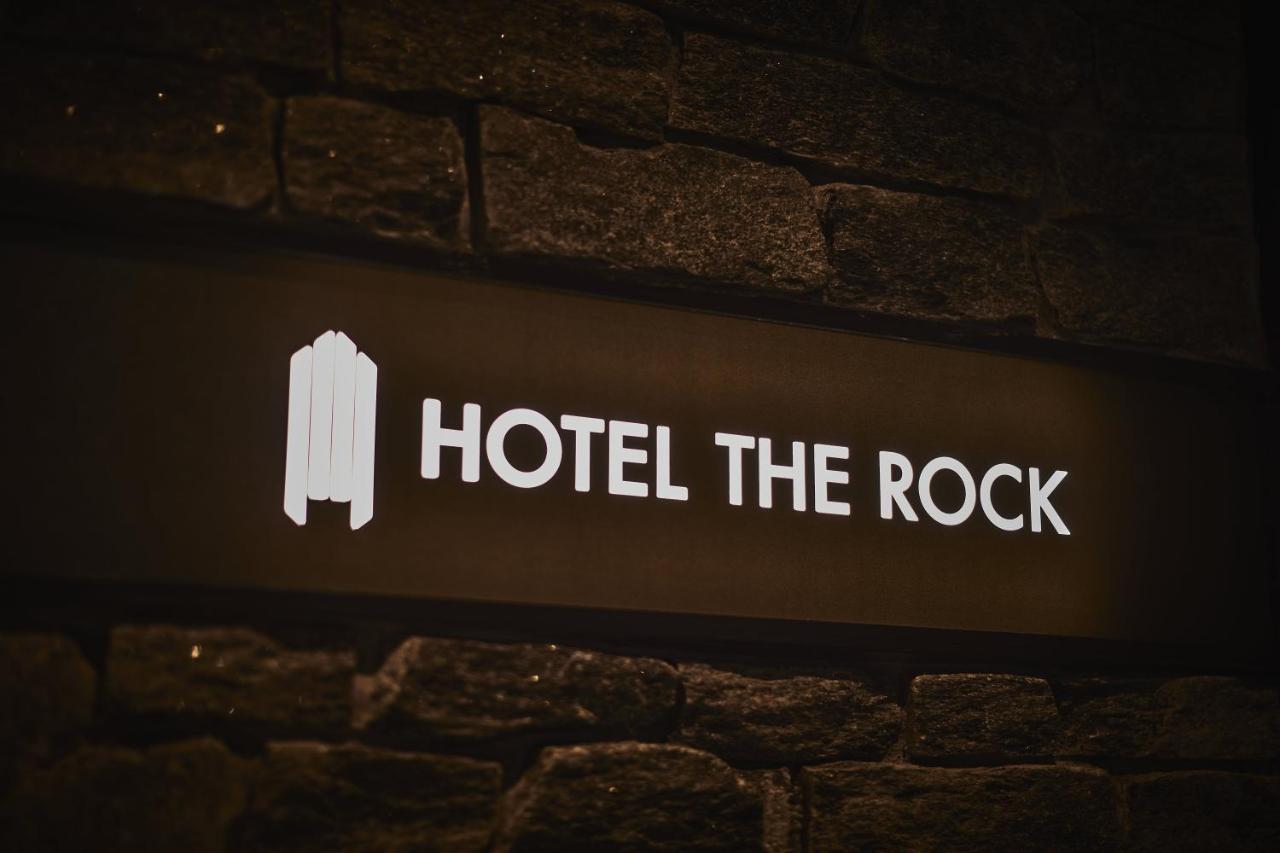 Hotel The Rock Osaka Esterno foto